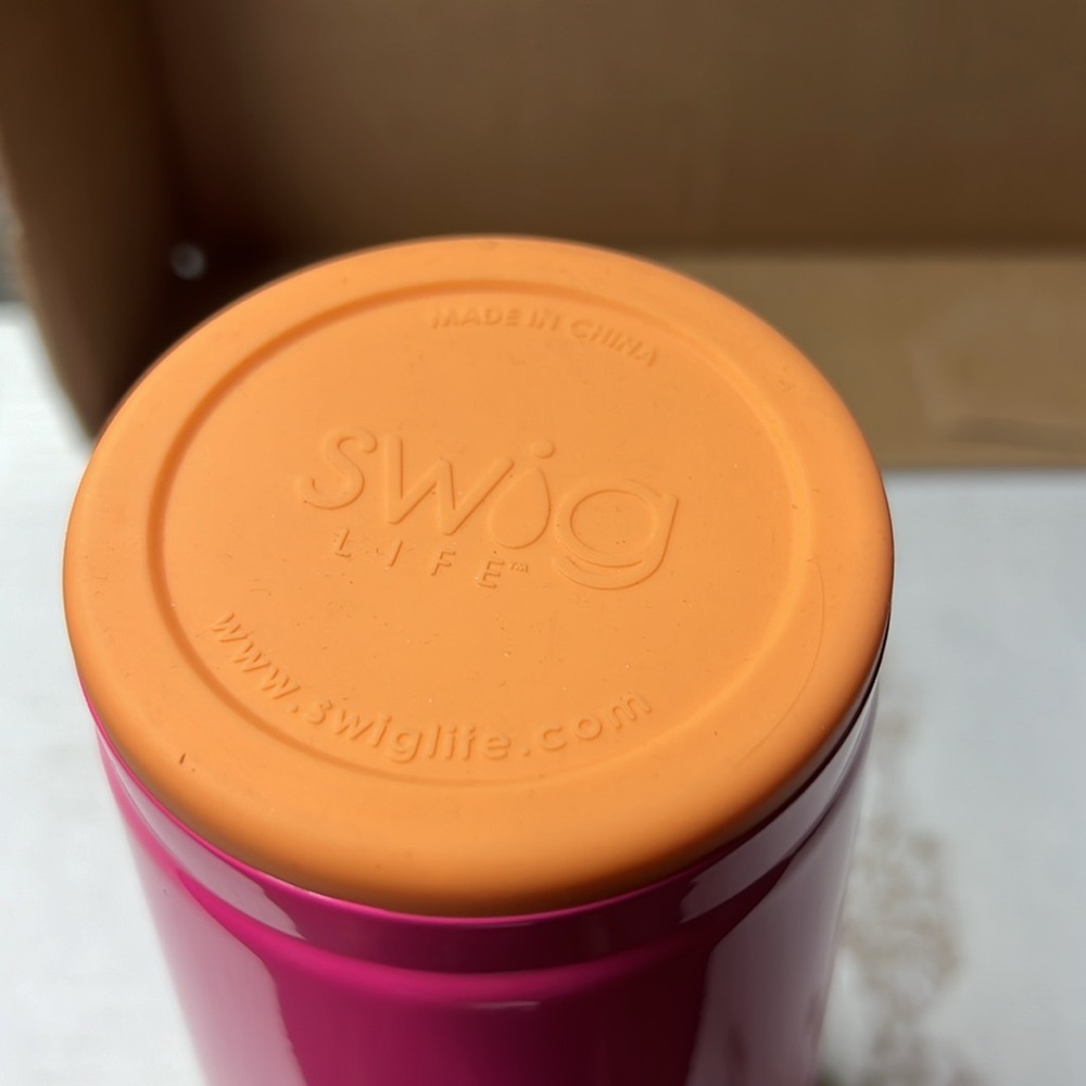 Swig Life 24oz cup - Picture 3 of 4